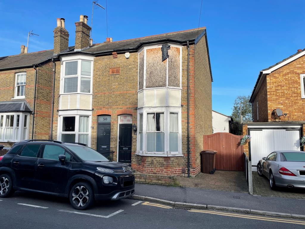 Lot: 49 - VACANT SEMI-DETACHED HOUSE FOR IMPROVEMENT -